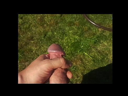 ❤️ A guapa quente recibe o seu coño rosa fodido e corre cun chorro nun xardín de verán ☑ Vídeo porno na pornografía gl.kassa-standupbar.ru ❤