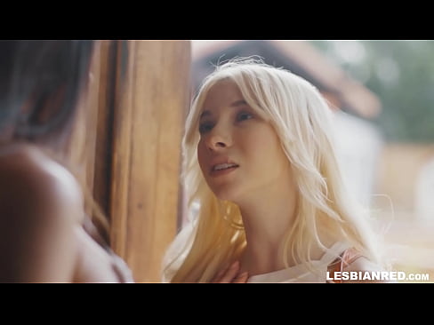 ❤️ A nena chega a casa uns meses despois e acaba comendo o coño da súa madrastra ☑ Vídeo porno na pornografía gl.kassa-standupbar.ru ❤